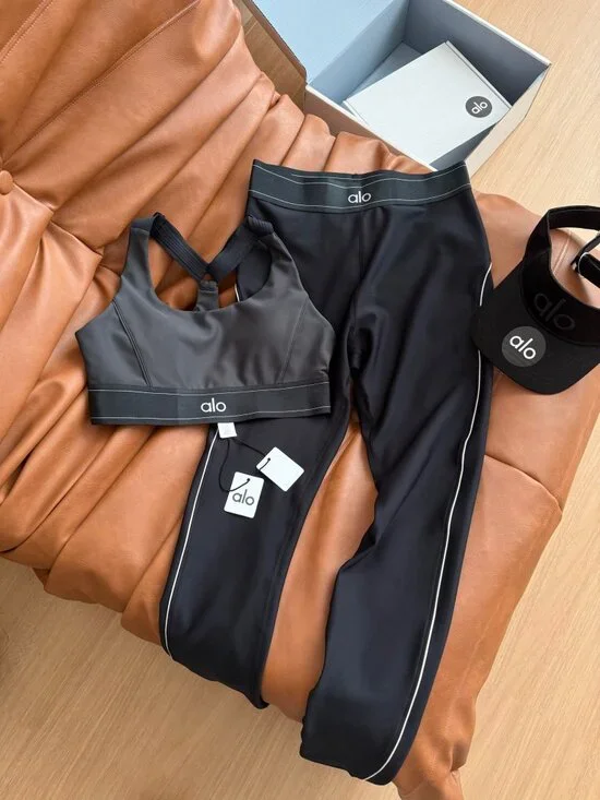 ALO Yoga Outfit Set - Long Pants - Comfortable - Picture 3 of 3